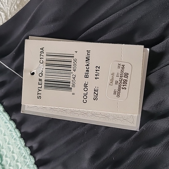 B. Darlin Women's Long Formal Sleeveless Dress Size 11/12 Black/Mint - Picture 8 of 10